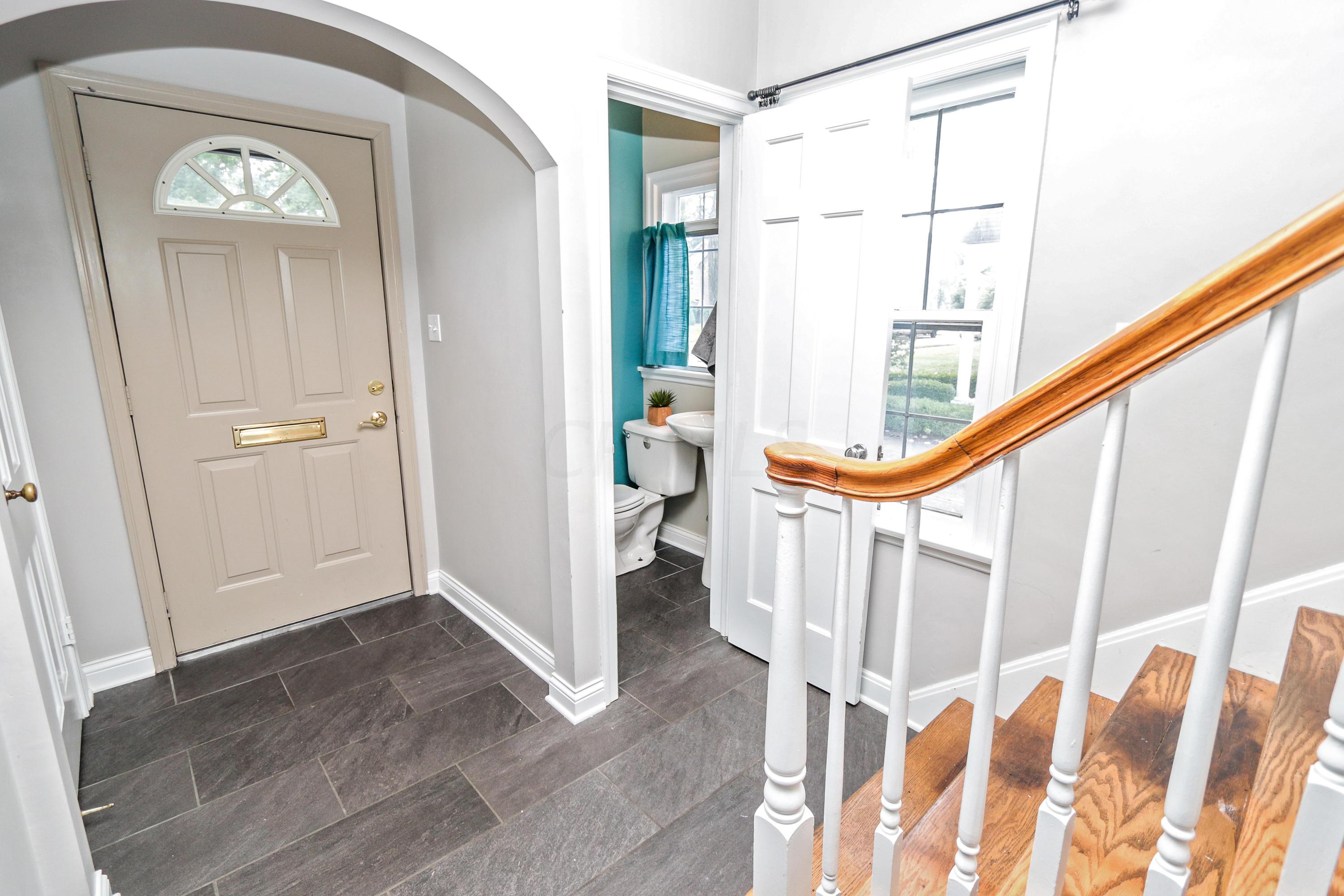 1580 Berkshire Road Upper Arlington, OH 43221 - Photo 9 of 60