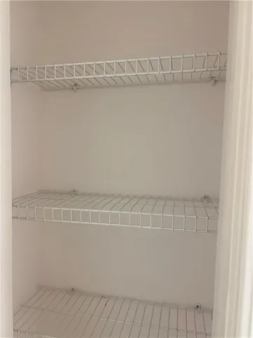 $1,600 | 1309 Carrollton Avenue, Unit 113, Metairie, LA 70005