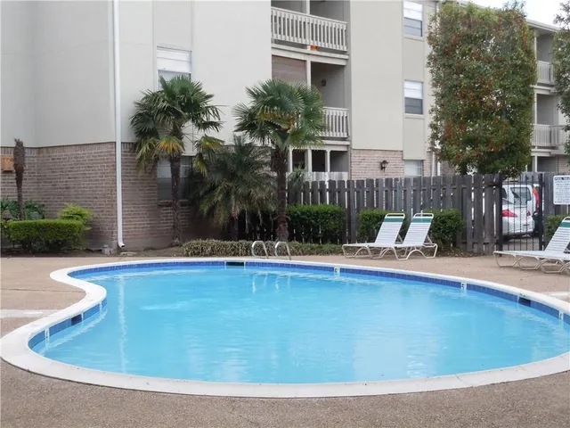 $1,600 | 1309 Carrollton Avenue, Unit 113, Metairie, LA 70005