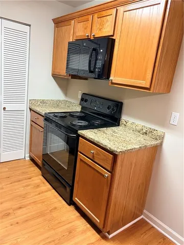 $1,600 | 1309 Carrollton Avenue, Unit 113, Metairie, LA 70005