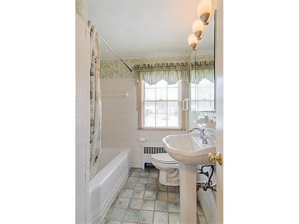 31 Hiram Road Framingham, MA 01701 - Photo 12 of 21 Gallery Image 12