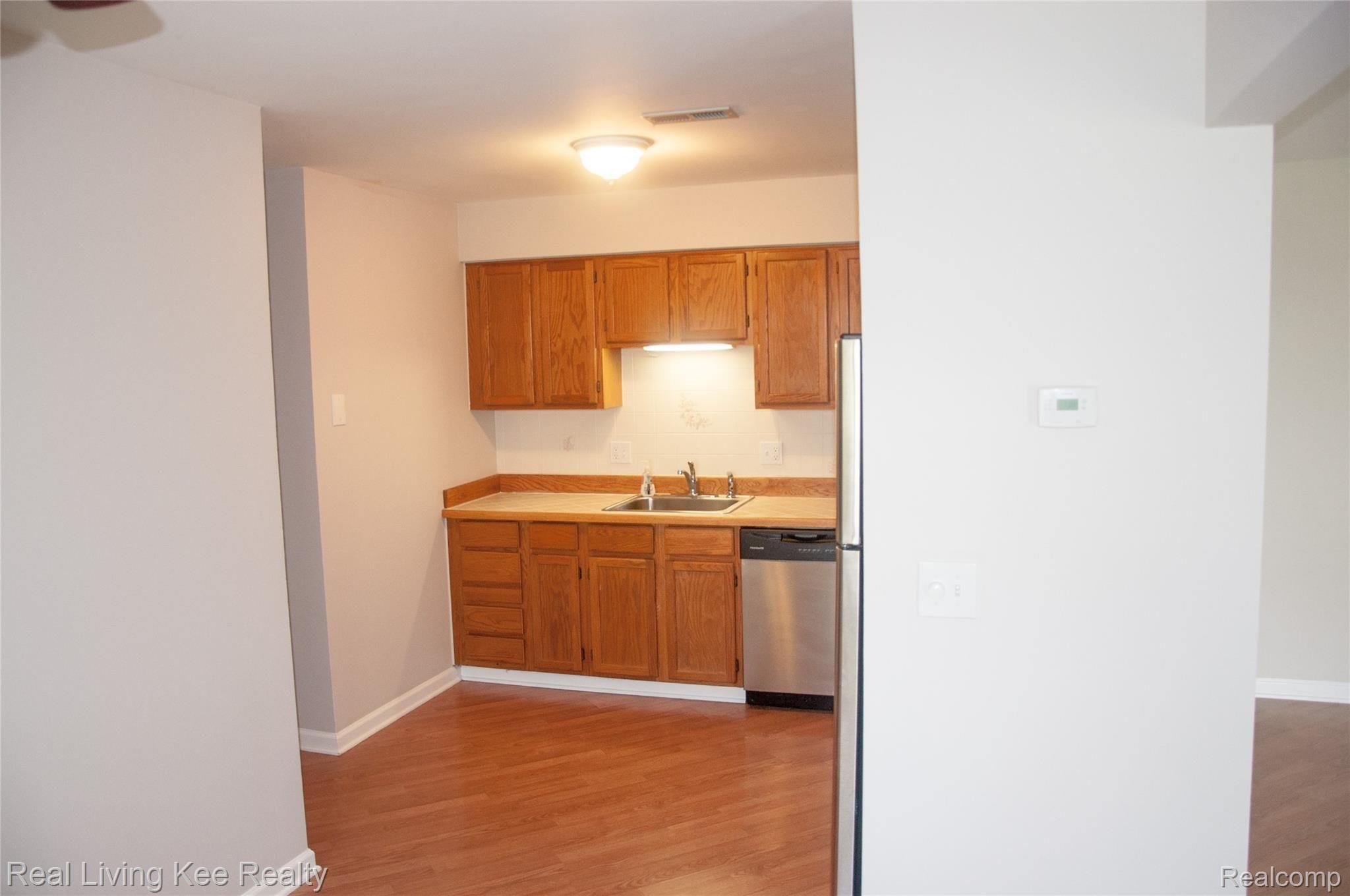 460 Baldwin Avenue, Unit 42 Rochester, MI 48307 - Photo 6 of 20 Kitchen from the Dining Room.jpg