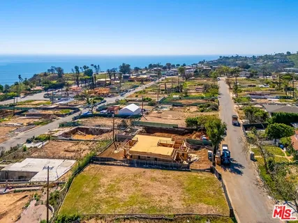 $1,595,000 | 16814 Bollinger Drive, Pacific Palisades, CA 90272