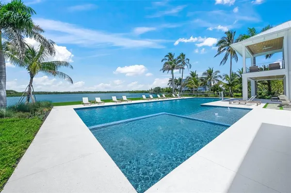 $22,500,000 | 612 Juan Anasco Drive, Longboat Key, FL 34228