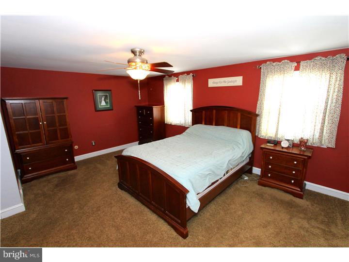 12488 Sweet Briar Road Philadelphia, PA 19154 - Photo 14 of 25