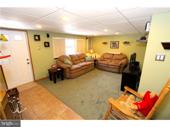 12488 Sweet Briar Road Philadelphia, PA 19154 - Photo 19 of 25