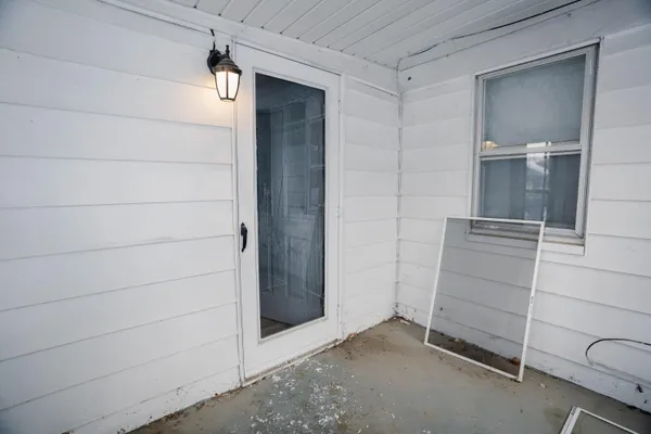 $69,900 | 5017 Christiansen Road, Lansing, MI 48910