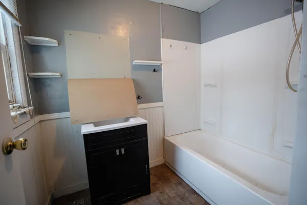 $69,900 | 5017 Christiansen Road, Lansing, MI 48910