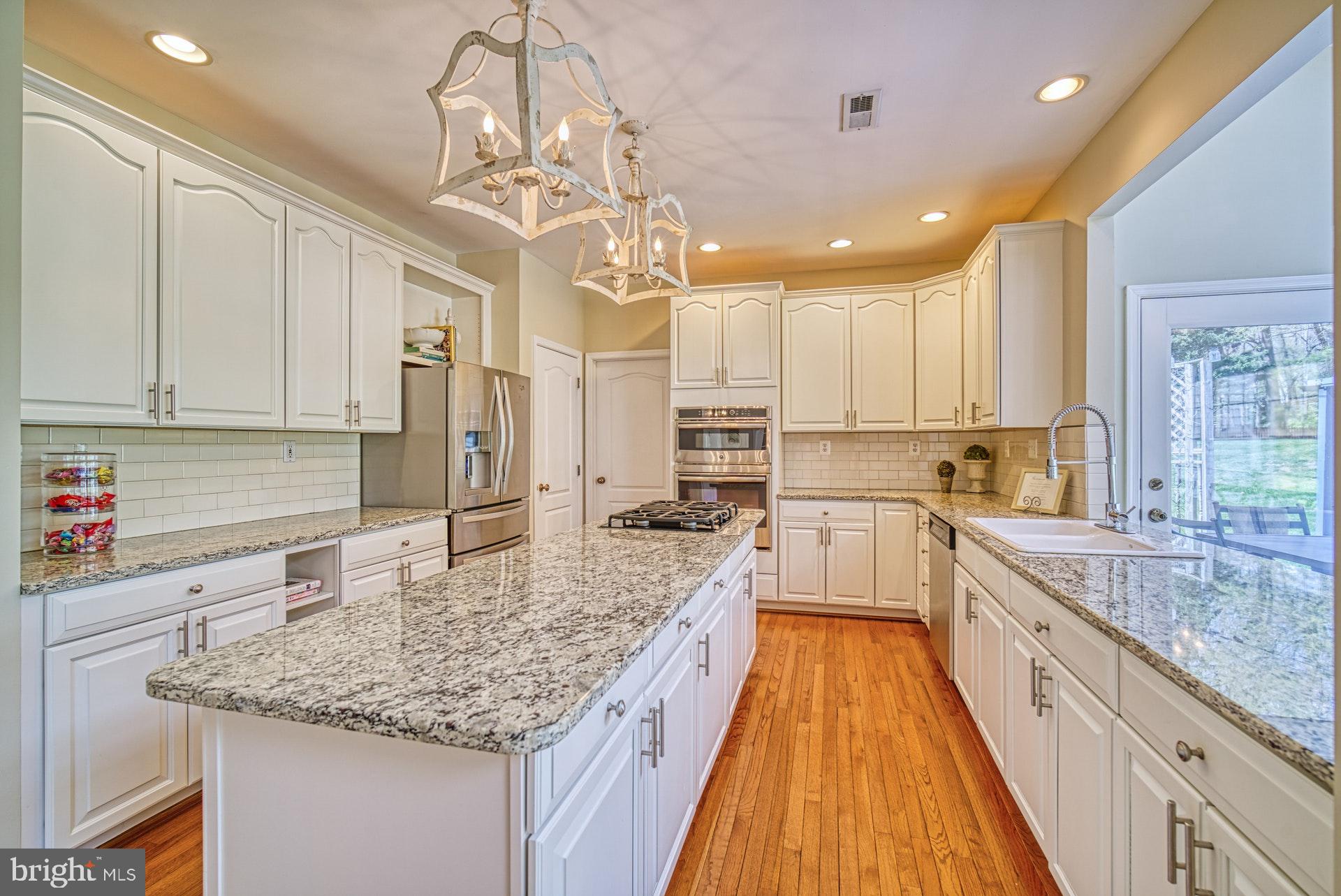10896 Hunter Gate Way Reston, VA 20194 - Photo 15 of 70 KITCHEN ISLAND