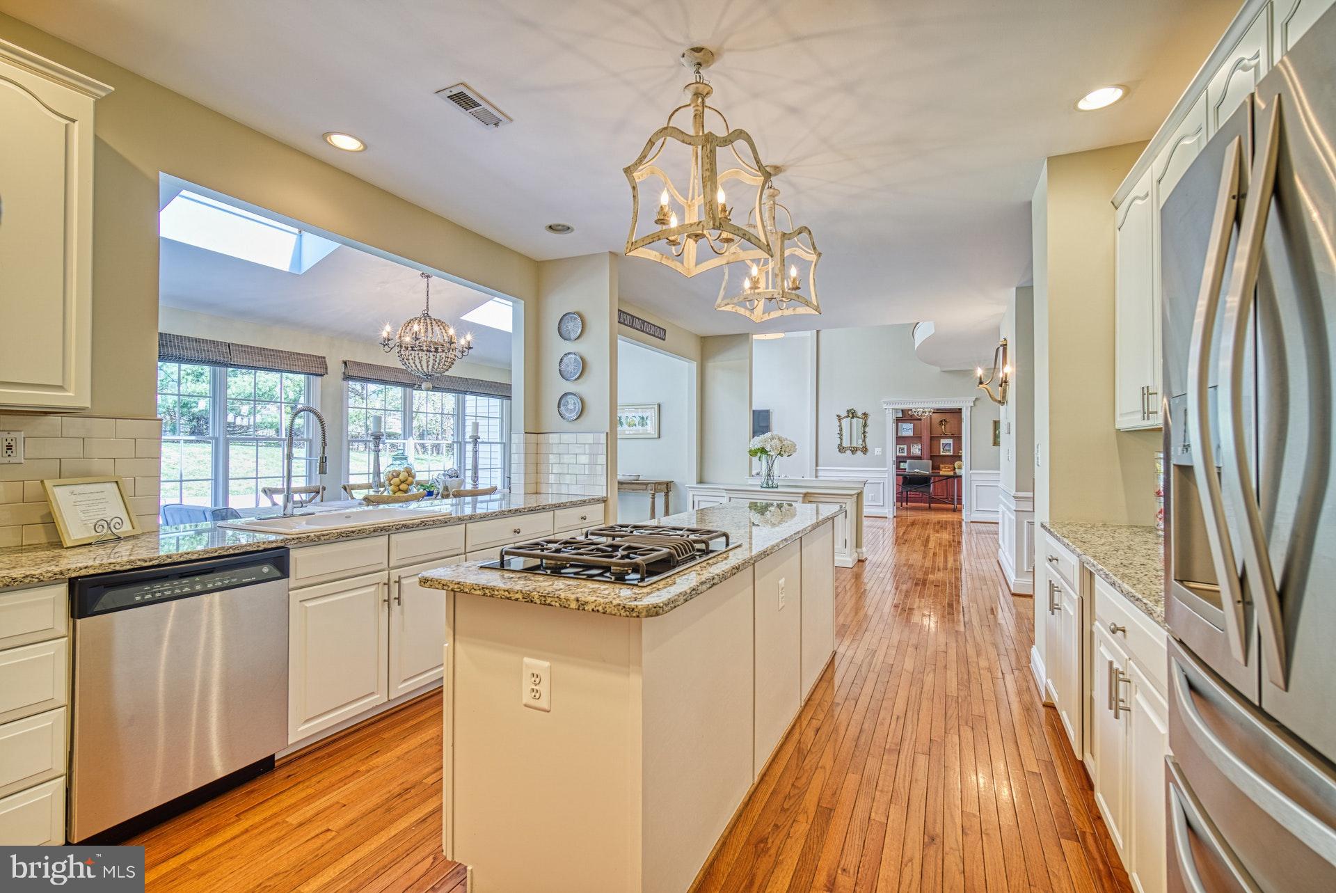 10896 Hunter Gate Way Reston, VA 20194 - Photo 16 of 70 KITCHEN HAS FULL SIZED BUILT IN REFRIGERATOR