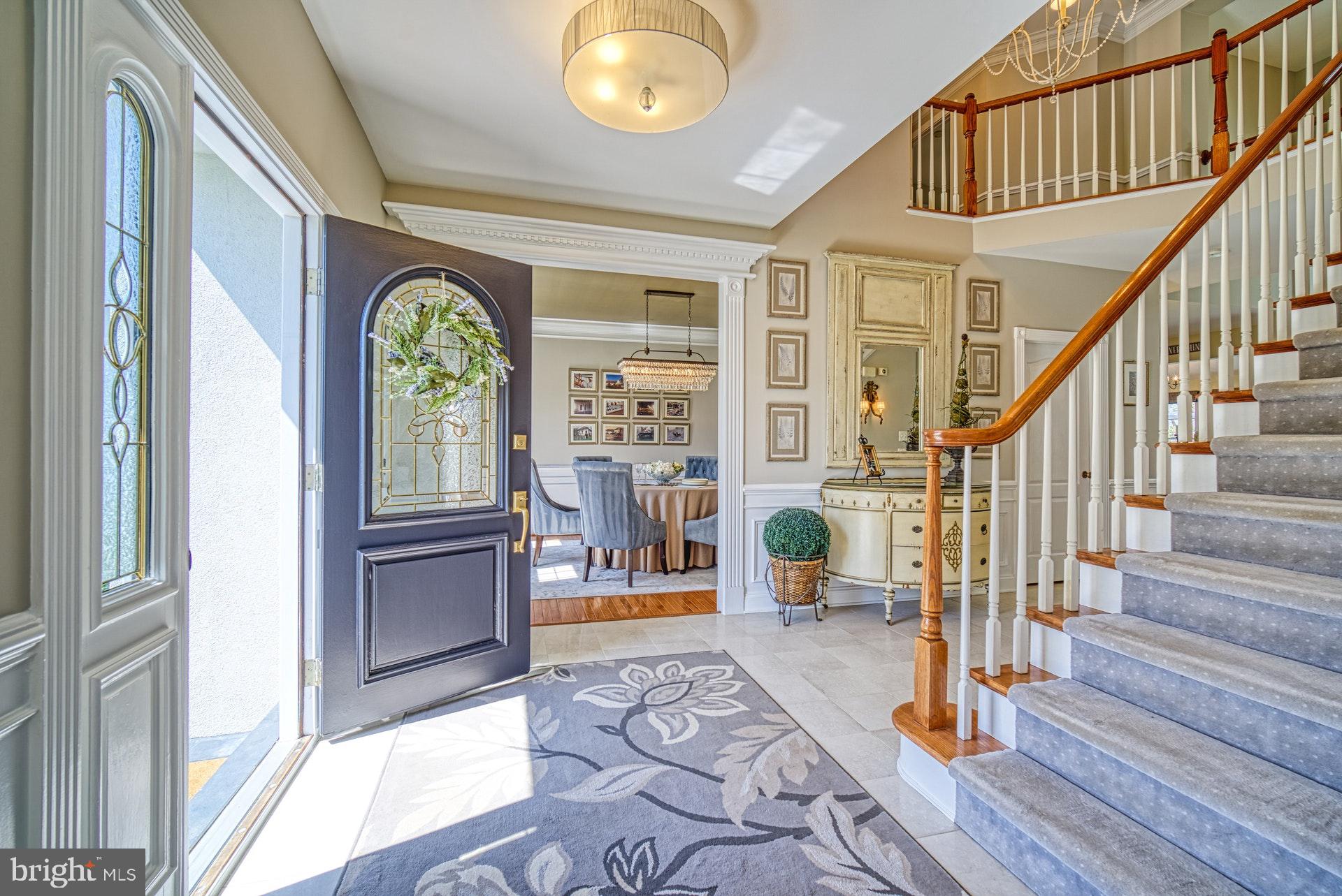 10896 Hunter Gate Way Reston, VA 20194 - Photo 4 of 70 GRAND & INVITING FOYER