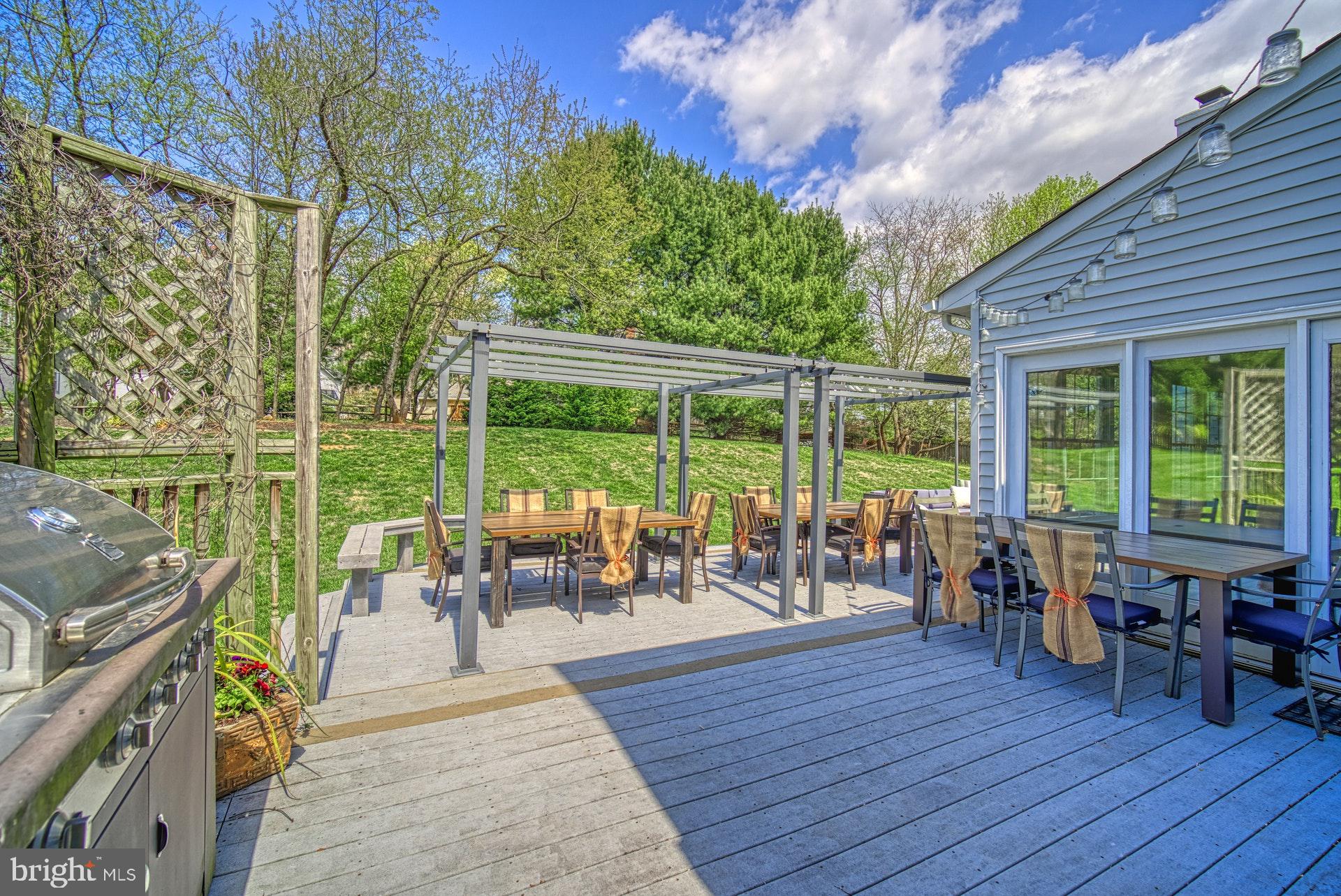 10896 Hunter Gate Way Reston, VA 20194 - Photo 48 of 70 LARGE DECK