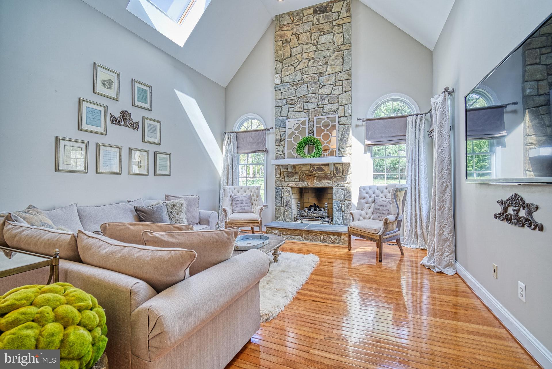 10896 Hunter Gate Way Reston, VA 20194 - Photo 6 of 70 FAMILY ROOM FIELDSTONE GAS FIREPLACE