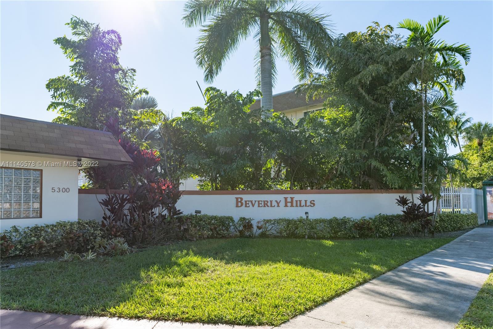 5300 Washington Street, Unit A234 Hollywood, FL 33021 - Photo 42 of 42 a view of a back yard