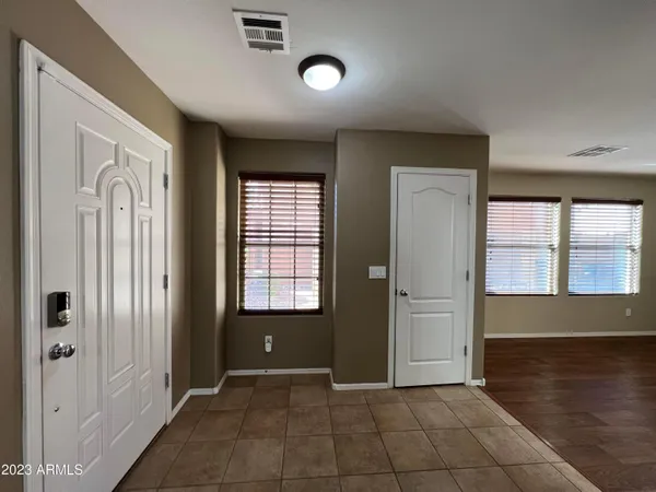 $1,995 | 2709 East Bart Street, Gilbert, AZ 85295