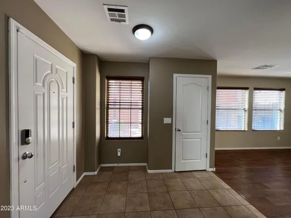 $1,995 | 2709 East Bart Street, Gilbert, AZ 85295