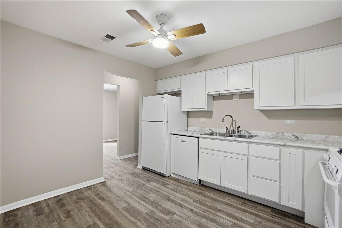 405 Old Stone Road, Unit E4 Munster, IN 46321 - Photo 3 of 25 1200x800