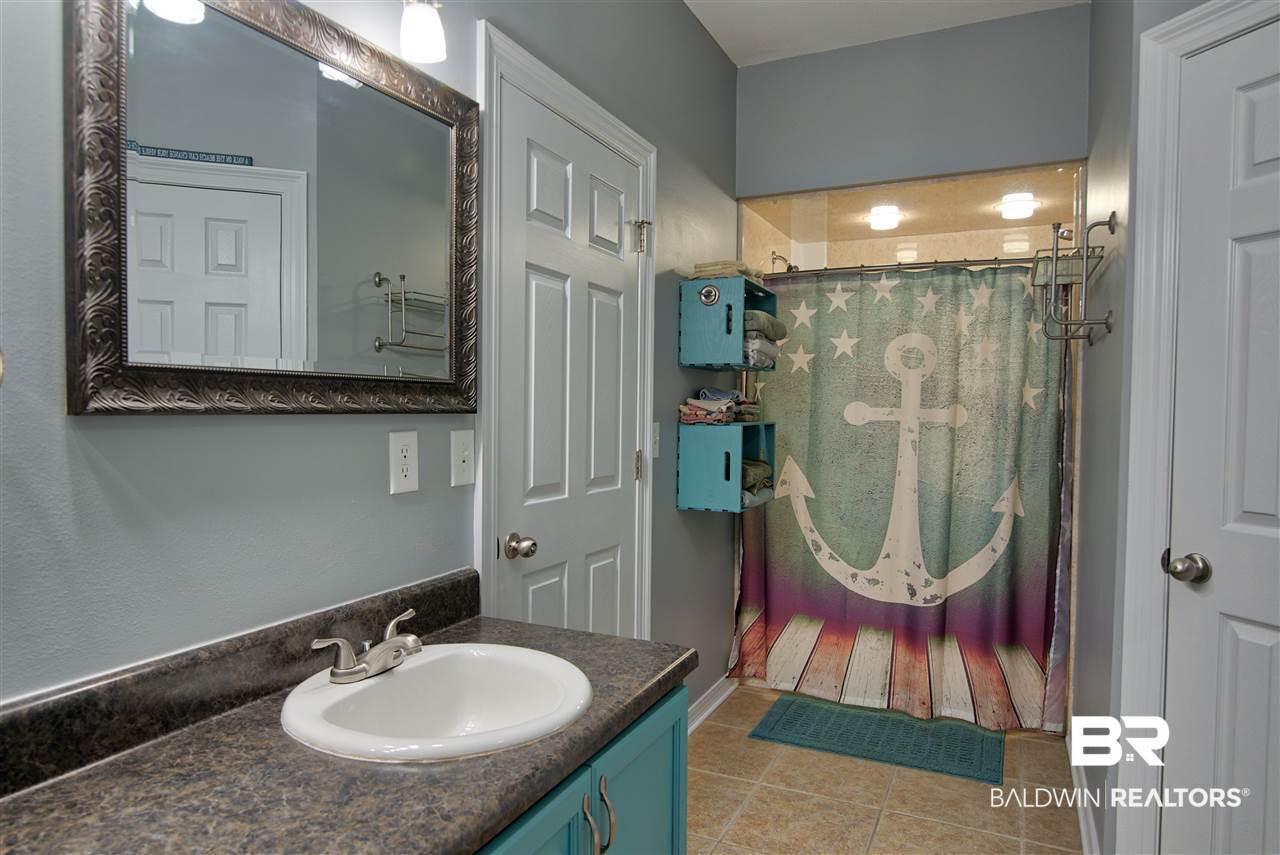 8255 Dixon Road, Unit A Bay Minette, AL 36507 - Photo 20 of 47 Separate Shower