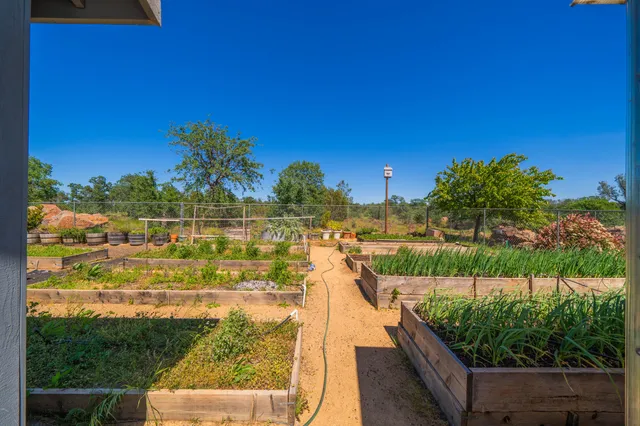 $765,000 | 25130 Aoudad Drive, Anderson, CA 96007