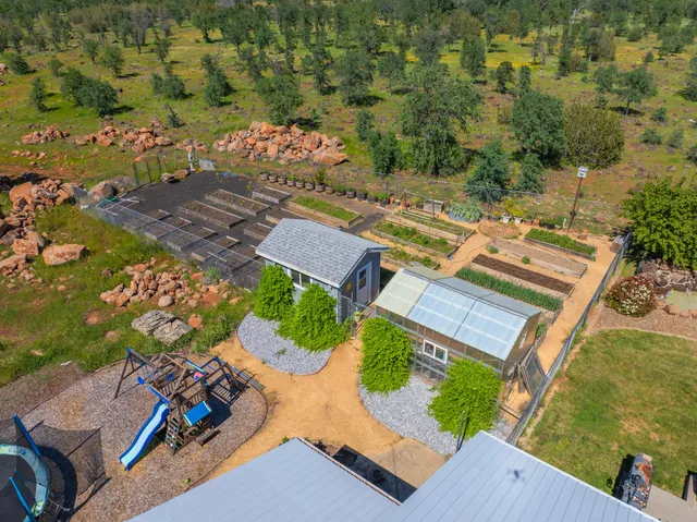 $765,000 | 25130 Aoudad Drive, Anderson, CA 96007