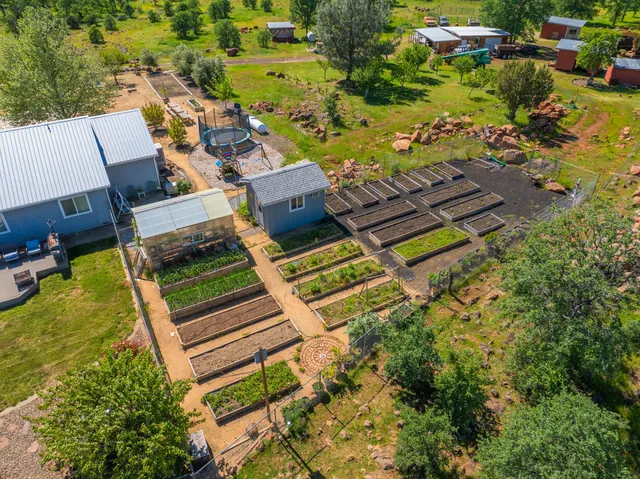 $765,000 | 25130 Aoudad Drive, Anderson, CA 96007