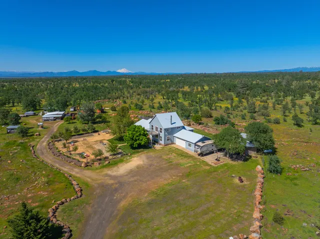 $765,000 | 25130 Aoudad Drive, Anderson, CA 96007