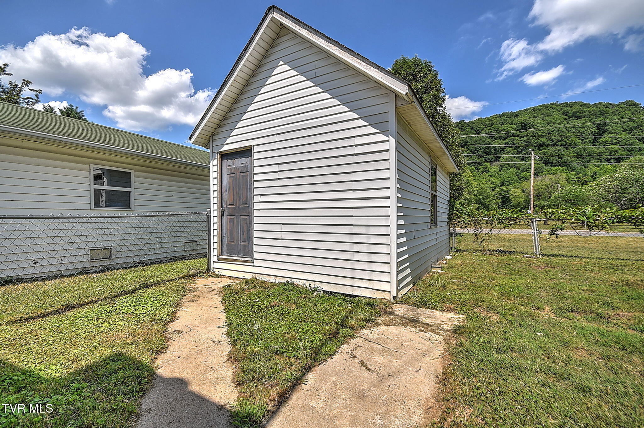 412 South Main Street Elizabethton, TN 37643 - Photo 6 of 34 31-web-or-mls-412 S Main JH-32