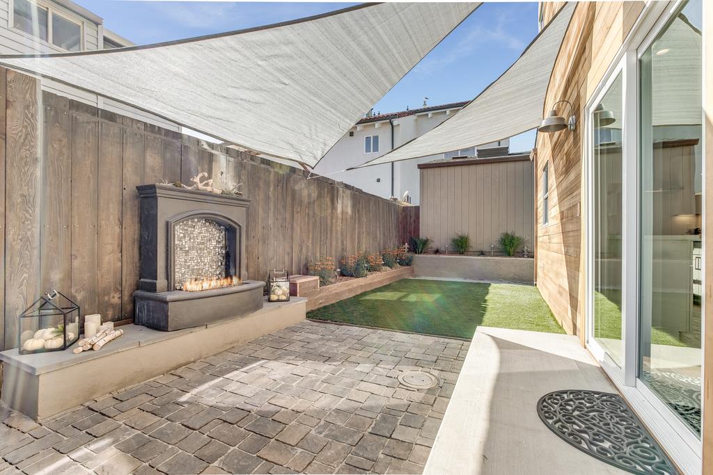 61 Elder Lane Pacifica, CA 94044 - Photo 28 of 37 a view of outdoor space and deck