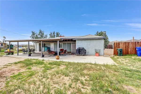 $299,000 | 20685 Dale Evans Parkway, Apple Valley, CA 92307