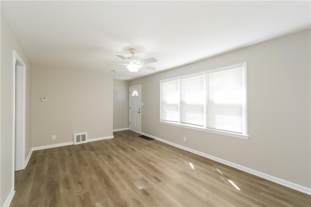 5317 Ralston Avenue Raytown, MO 64133 - Photo 5 of 27