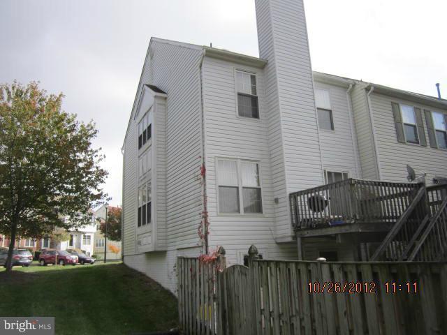 7001 Dew Drop Way Clinton, MD 20735 - Photo 2 of 2 Exterior (Rear)