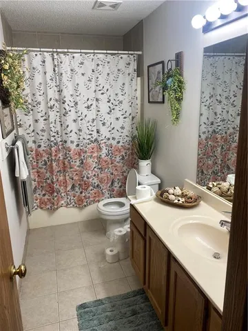 $340,000 | 905-907 Northwest Willow Drive, Grain Valley, MO 64029