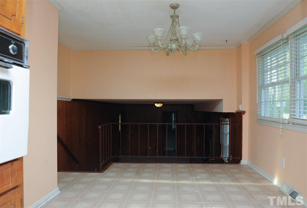 3012 Oldham Court Raleigh, NC 27604 - Photo 7 of 19 a view of entryway