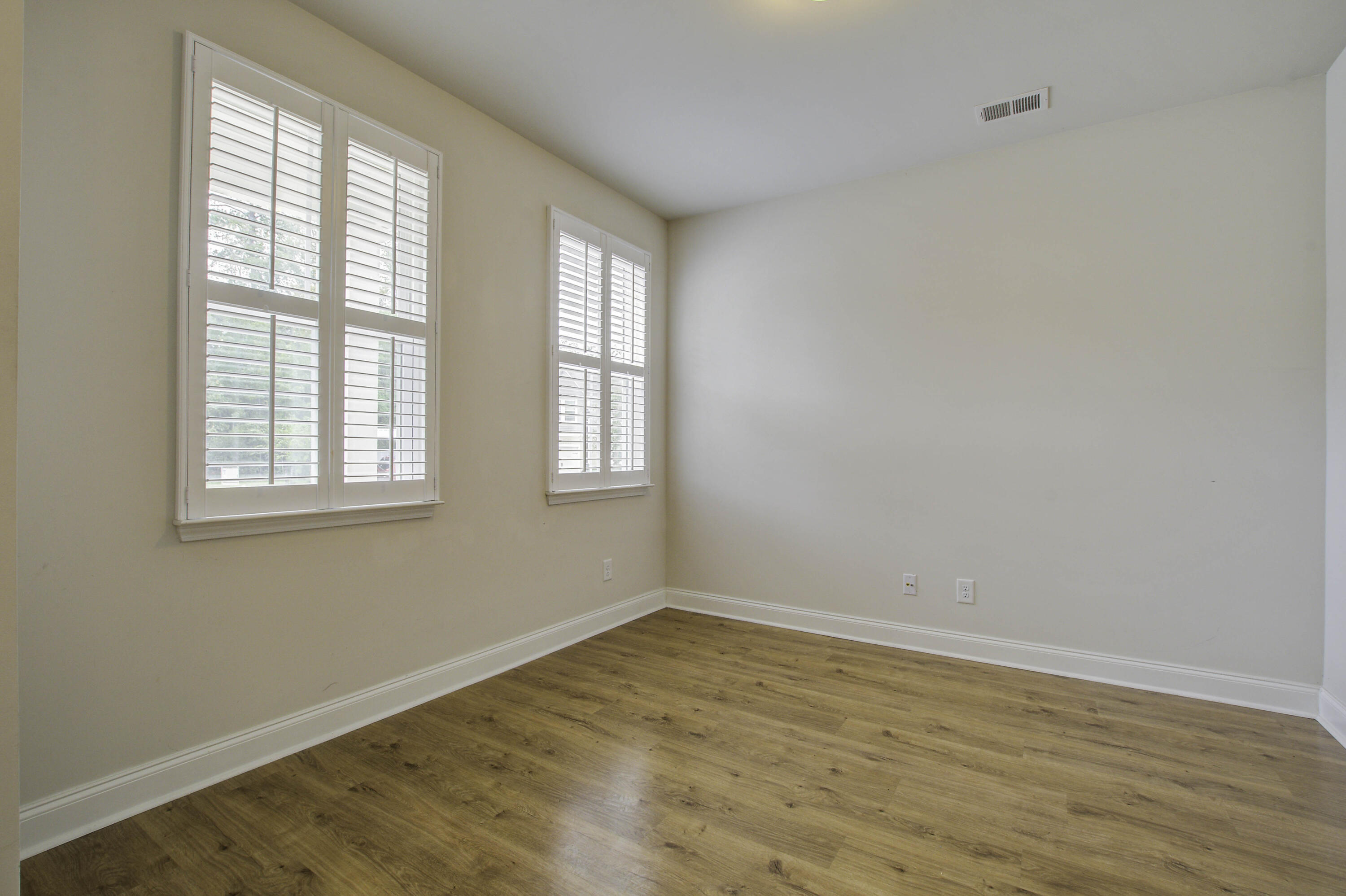 7824 Montview Road North Charleston, SC 29418 - Photo 4 of 26 7824 (5)