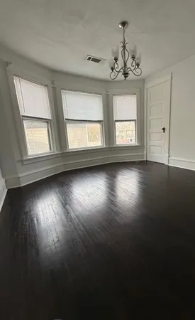 $1,600 | 1105 1/2 North Clinton Boulevard, Unit 1, Bloomington, IL 61701