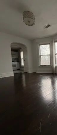 $1,600 | 1105 1/2 North Clinton Boulevard, Unit 1, Bloomington, IL 61701