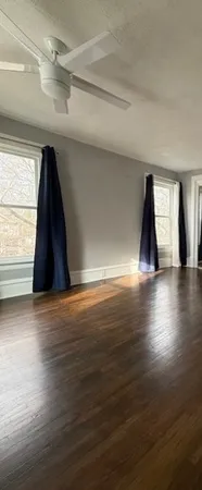 $1,600 | 1105 1/2 North Clinton Boulevard, Unit 1, Bloomington, IL 61701