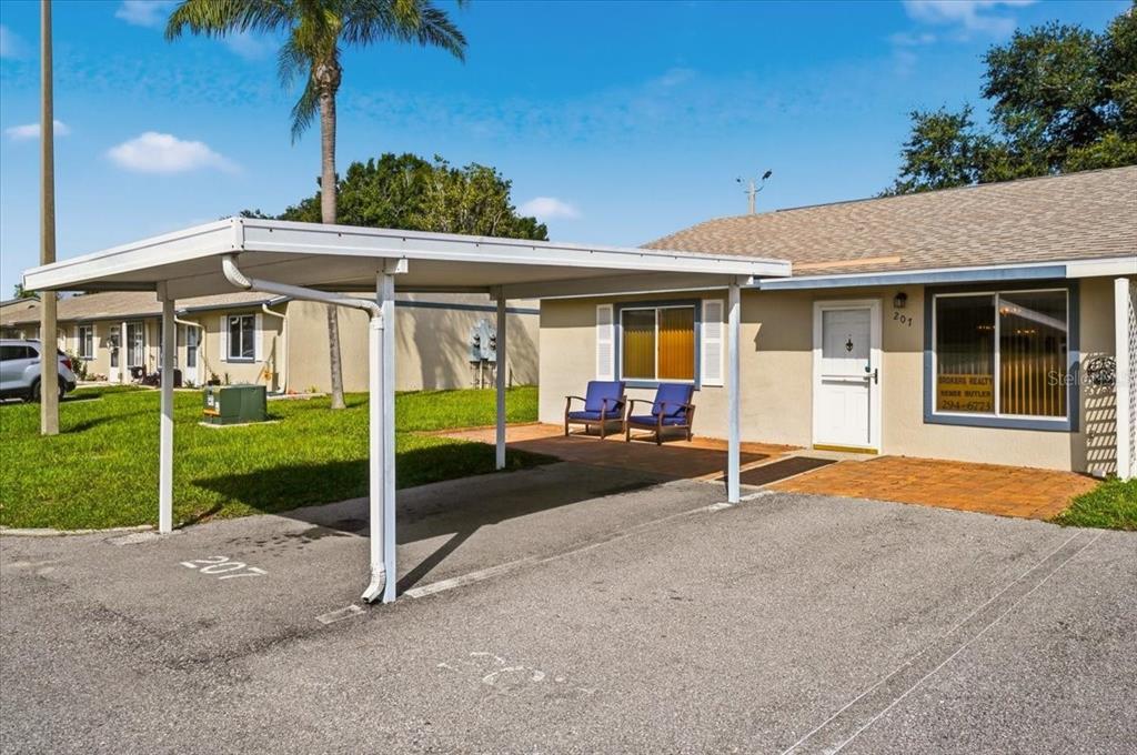 207 Winter Ridge Boulevard, Unit 4 Winter Haven, FL 33881 - Photo 3 of 43