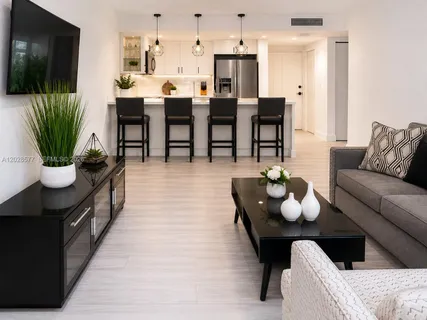 $300,000 | 14311 North Kendall Drive, Unit 206A, Miami, FL 33186