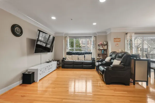 $4,100 | 197 Blue Heron Drive, Unit 197, Secaucus, NJ 07094