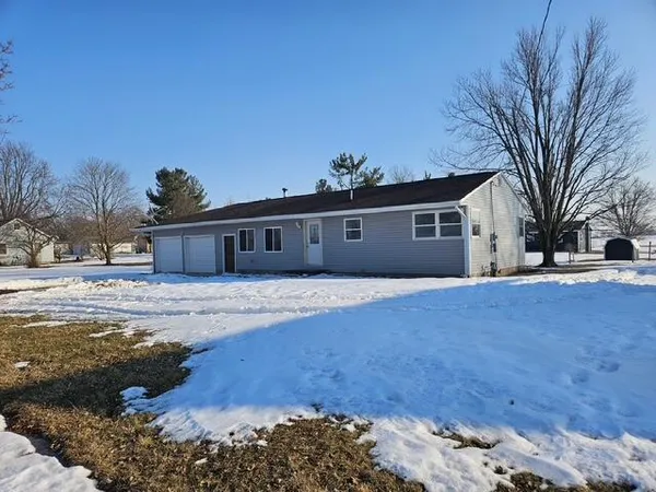 $169,900 | 413 West Center Street, Waldron, MI 49288