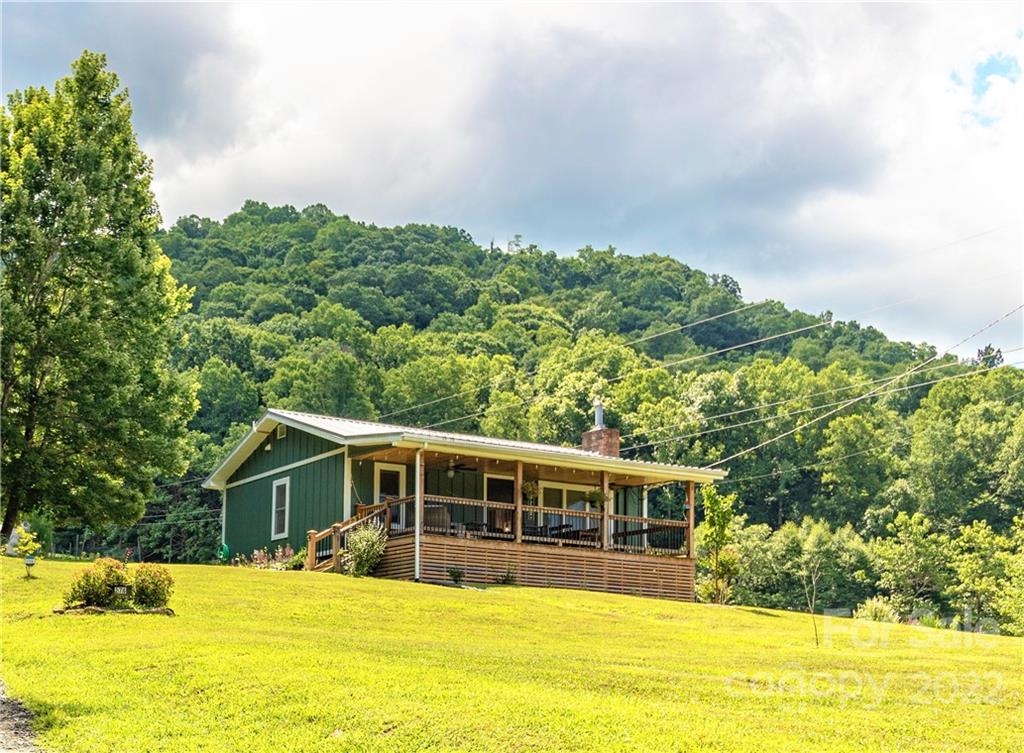 276 Valley View Road Bakersville, NC 28705 - Photo 13 of 44 Gallery Image 13