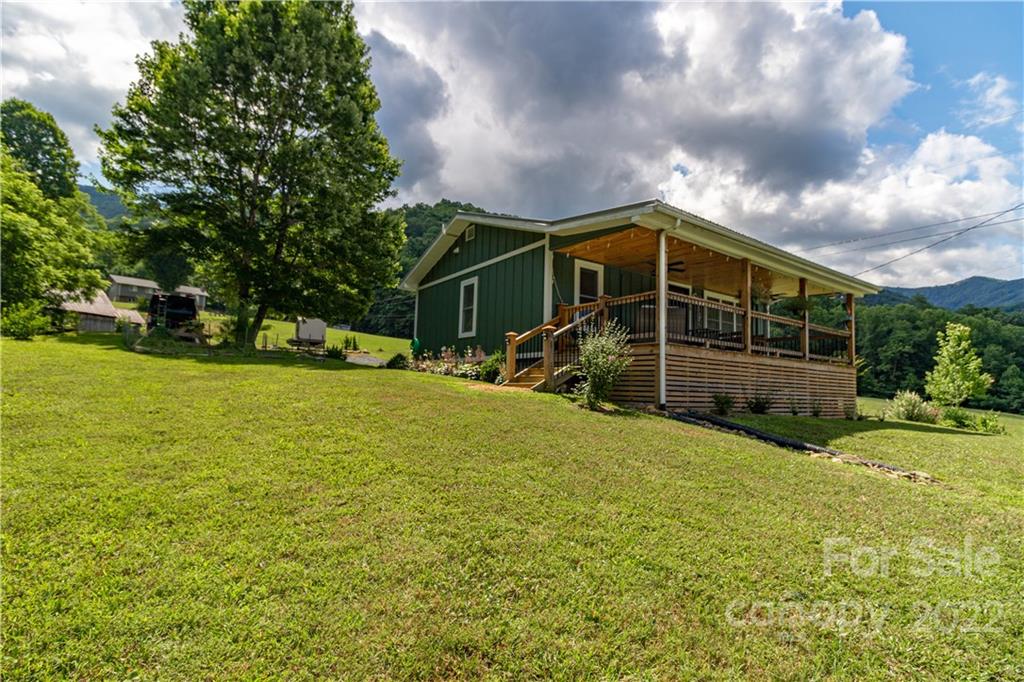 276 Valley View Road Bakersville, NC 28705 - Photo 24 of 44 Gallery Image 24