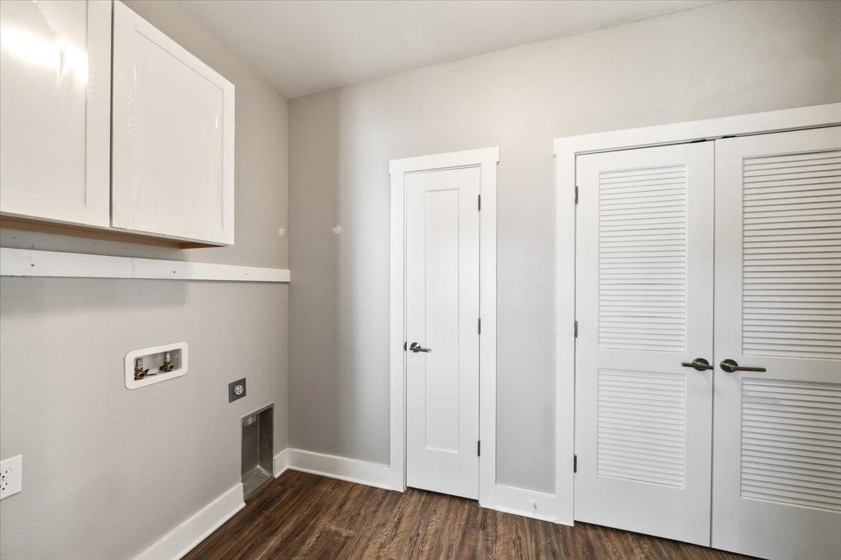 447 Abbey Road, Unit A Munford, TN 38058 - Photo 20 of 30 a view of hallway with wooden floor