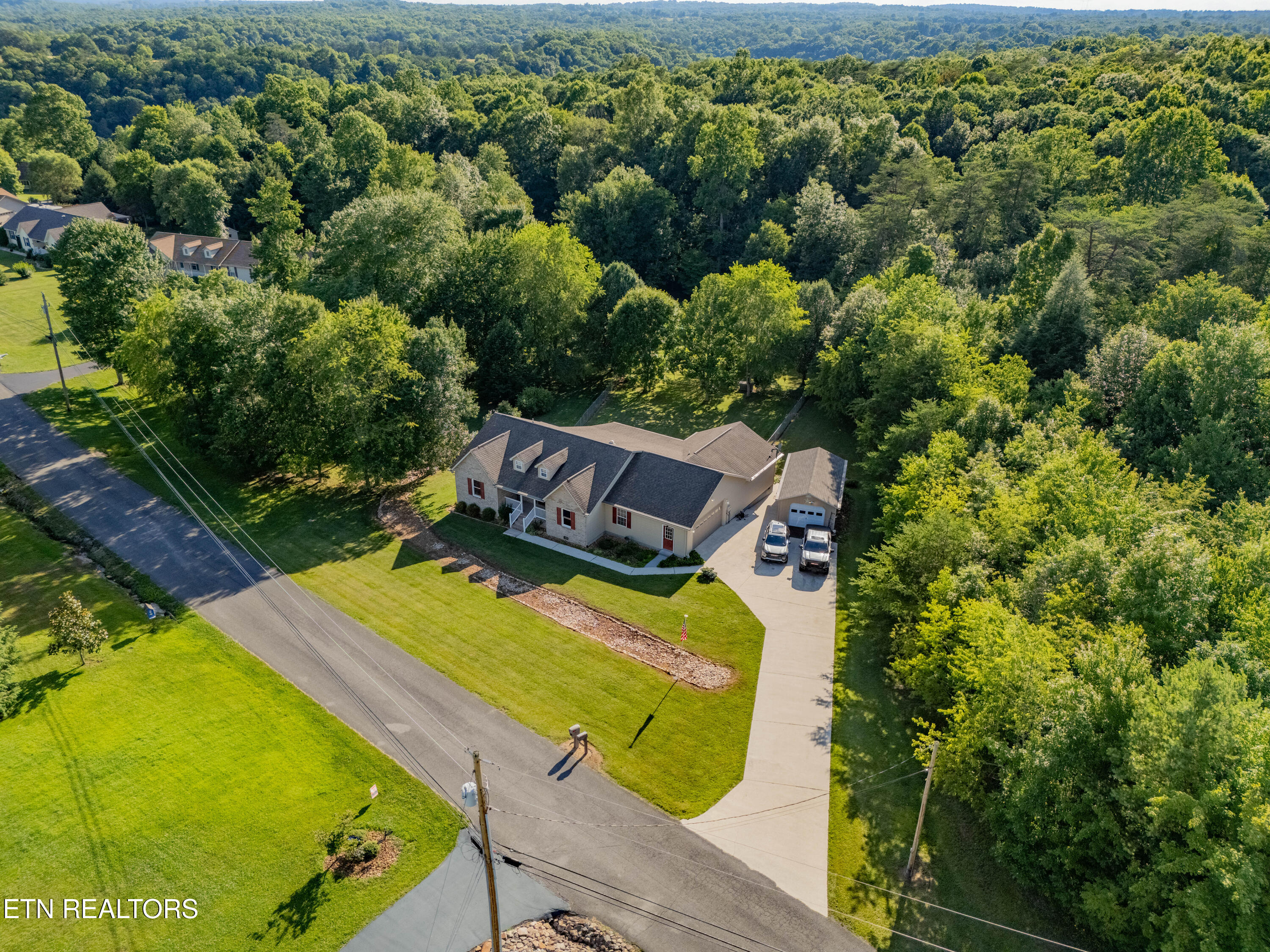 542 Sunset Ridge Drive Crossville, TN 38571 - Photo 34 of 35 s52