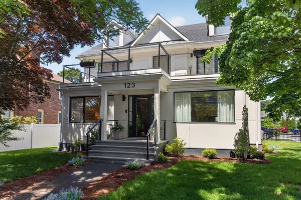 $1,695,000 | 123 Auburn Street, Unit 1, Newton, MA 02466