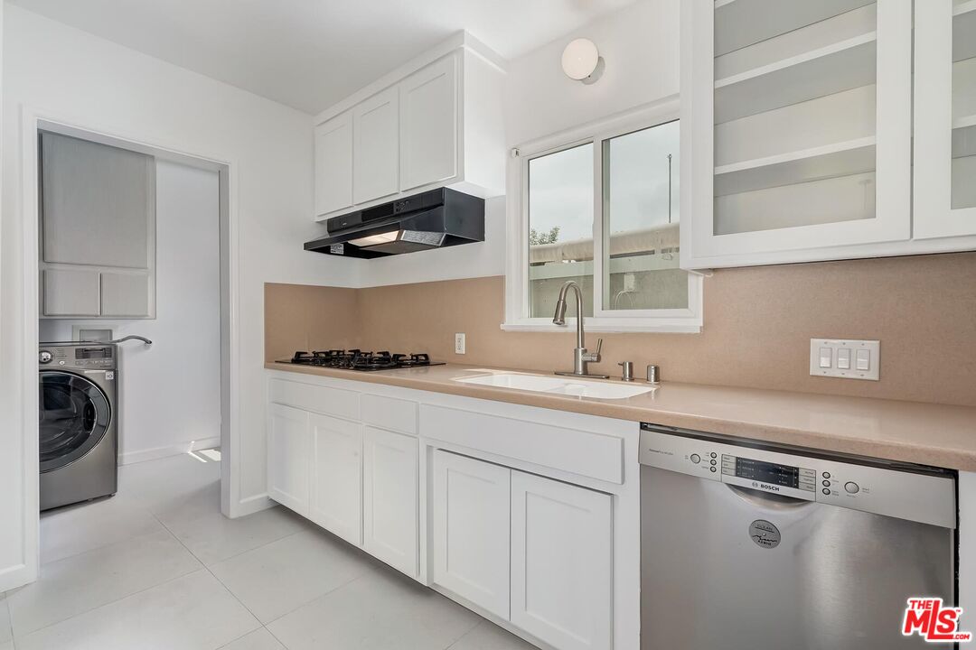 8531 Walnut Drive Los Angeles, CA 90046 - Photo 12 of 27 Gallery Image 12