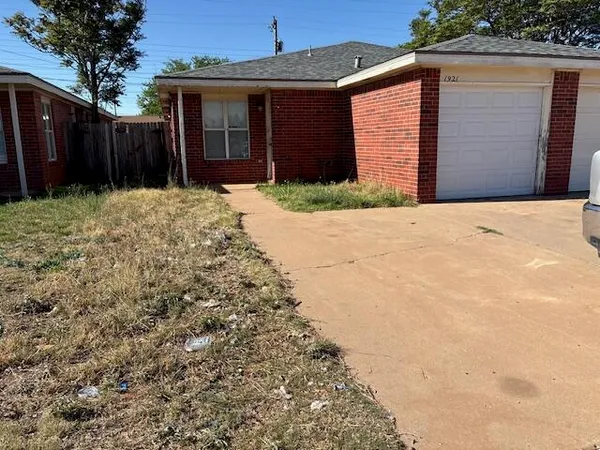 $1,100 | 1921 South Loop 289, Lubbock, TX 79423