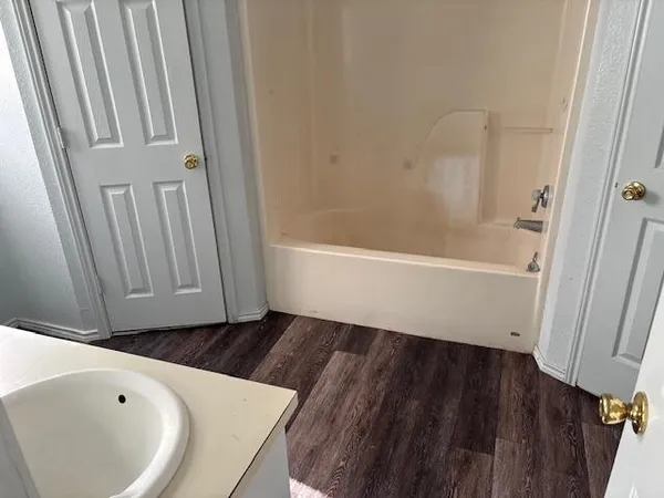 $1,100 | 1921 South Loop 289, Lubbock, TX 79423