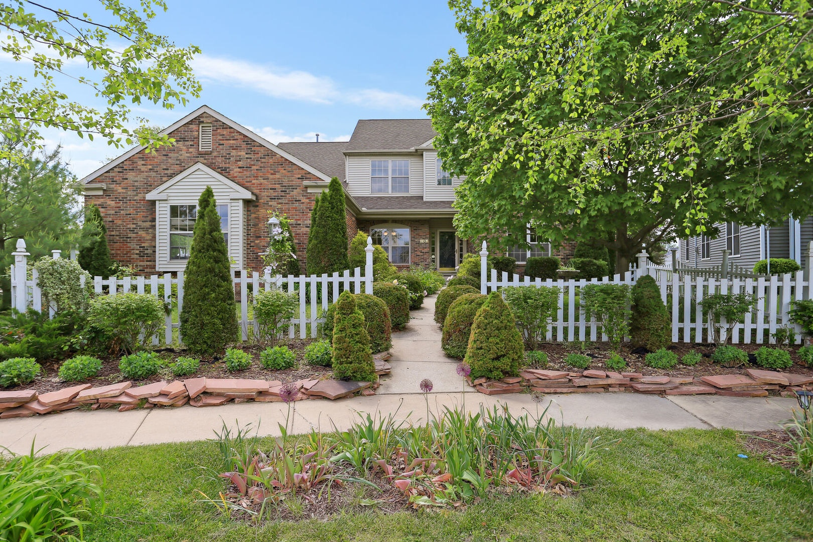 1105 Prestwick Point Champaign, IL 61822 - Photo 1 of 52 Gallery Image 1